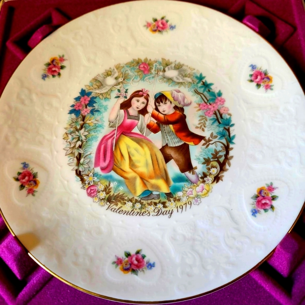 Royal Doulton Valentine's Day Collector Plate